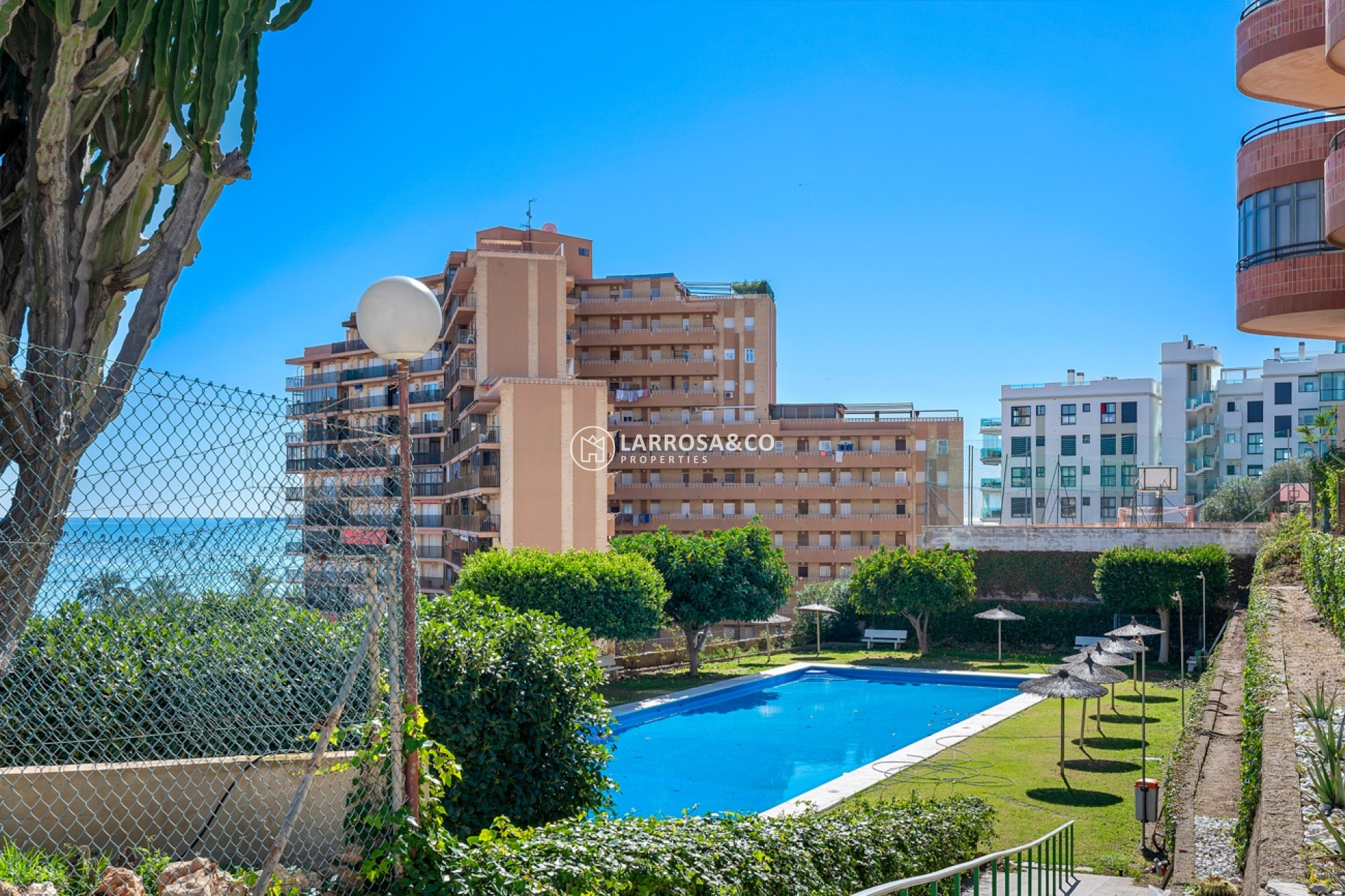 A Vendre - Apartment - Arenales del sol - Segunda linea playa