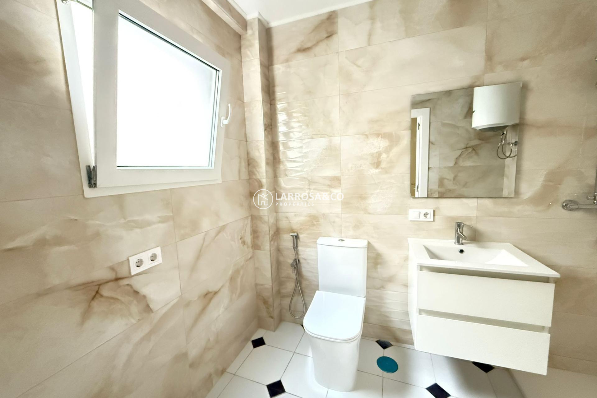 A Vendre - Apartment - Torrevieja - Centro