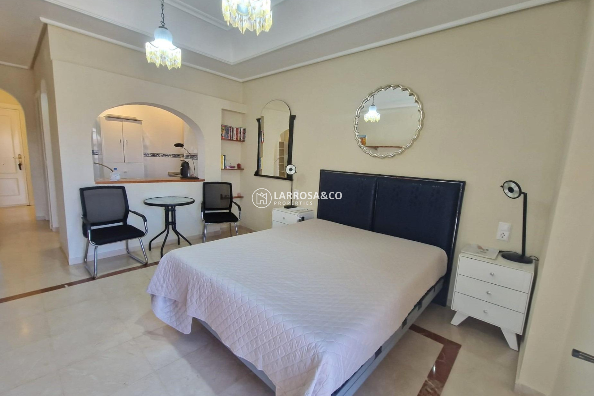 A Vendre - Apartment - Torrevieja - Paseo maritimo