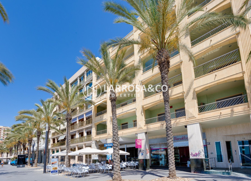 A Vendre - Apartment - Torrevieja - Paseo maritimo