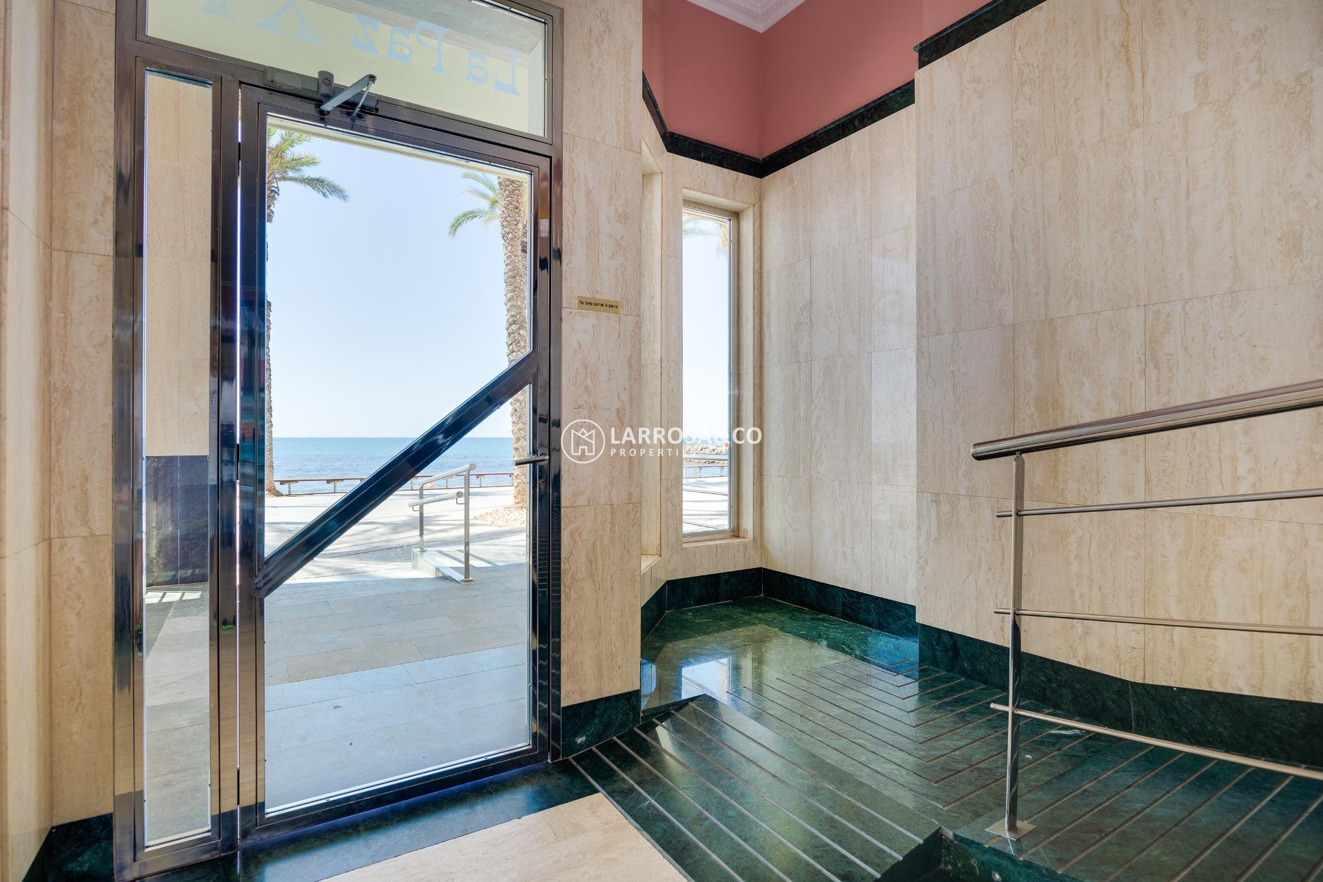 A Vendre - Apartment - Torrevieja - Paseo maritimo