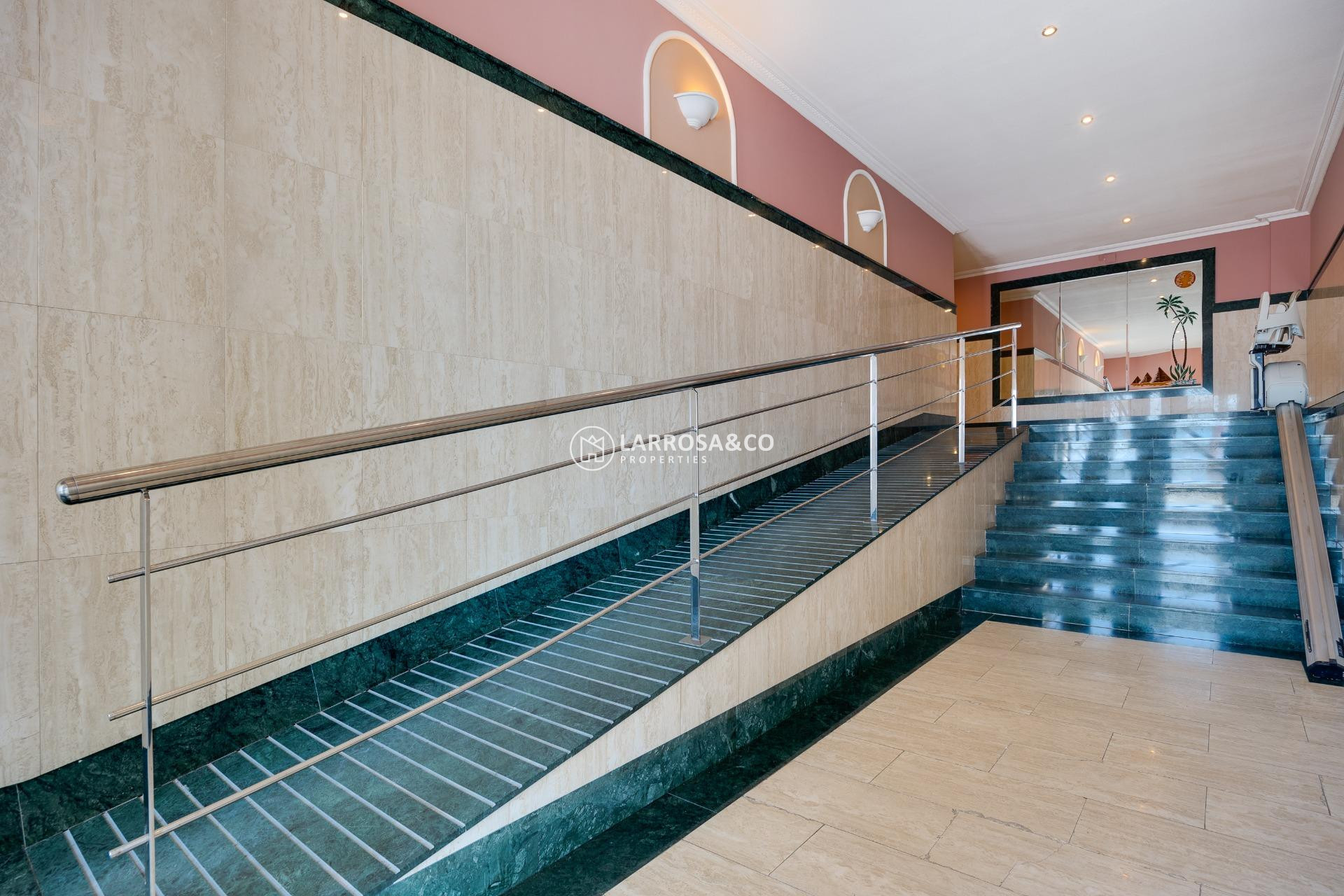 A Vendre - Apartment - Torrevieja - Paseo maritimo