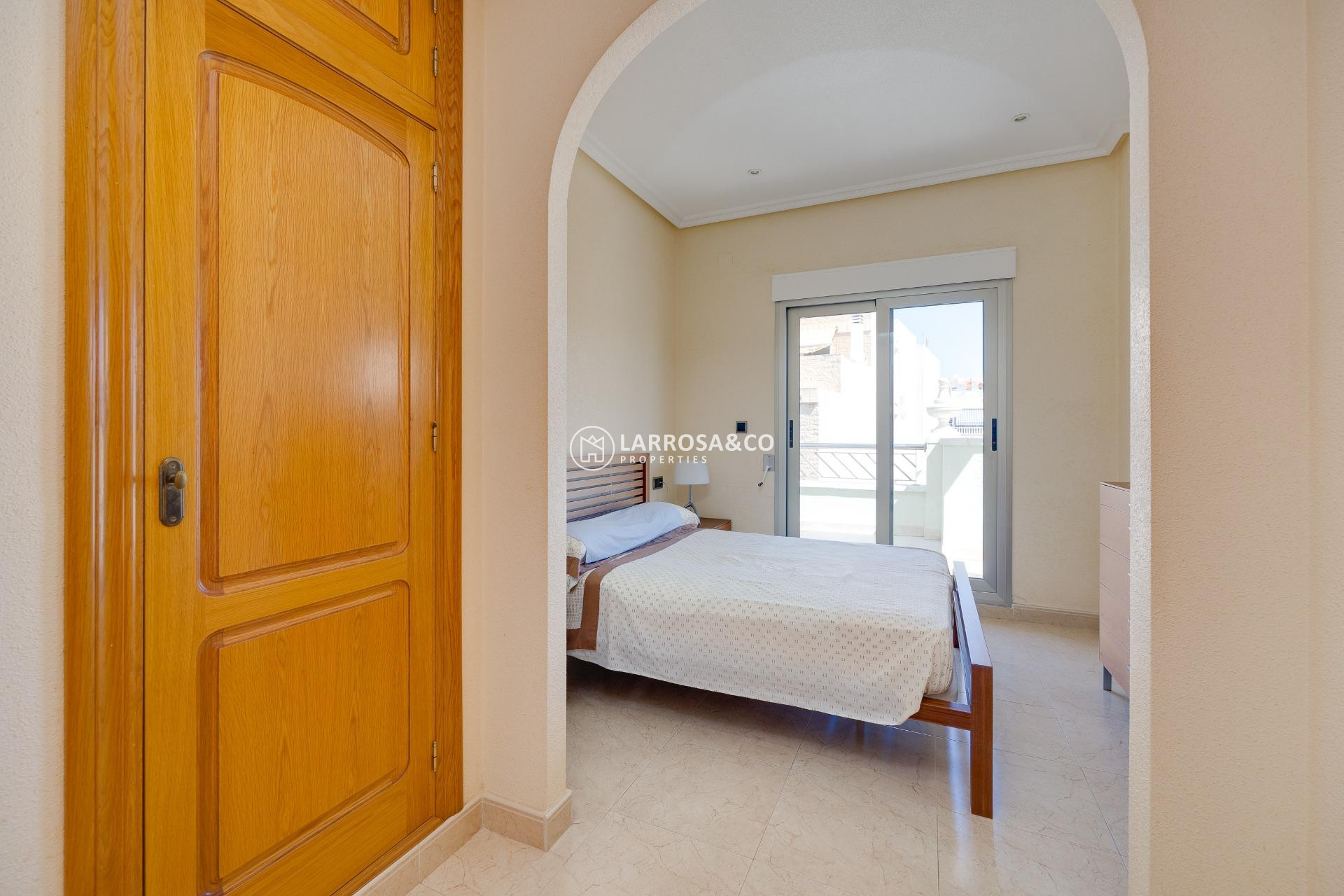 A Vendre - Apartment - Torrevieja - Paseo maritimo