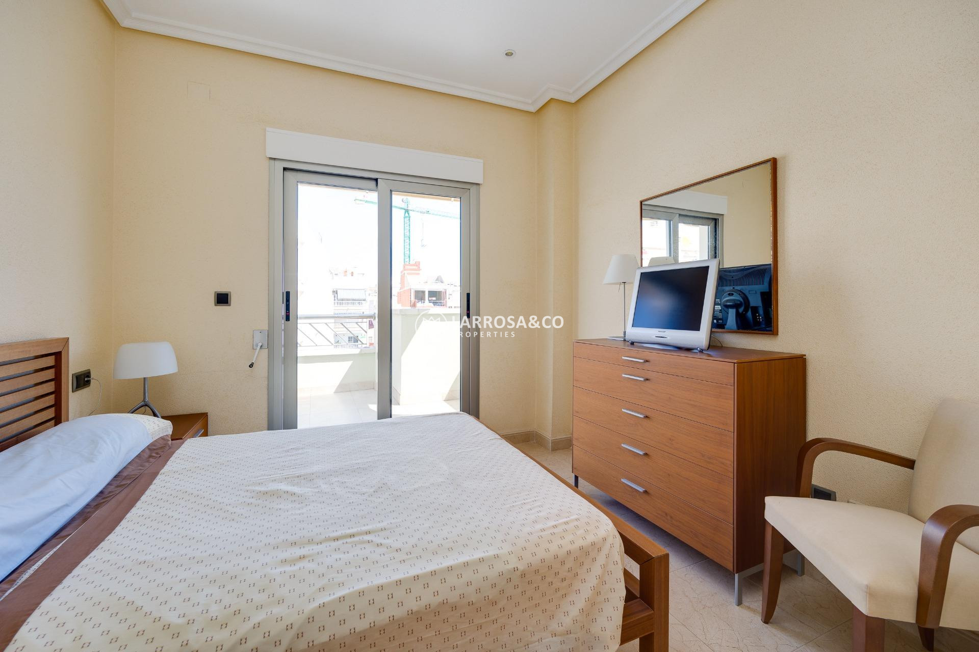 A Vendre - Apartment - Torrevieja - Paseo maritimo