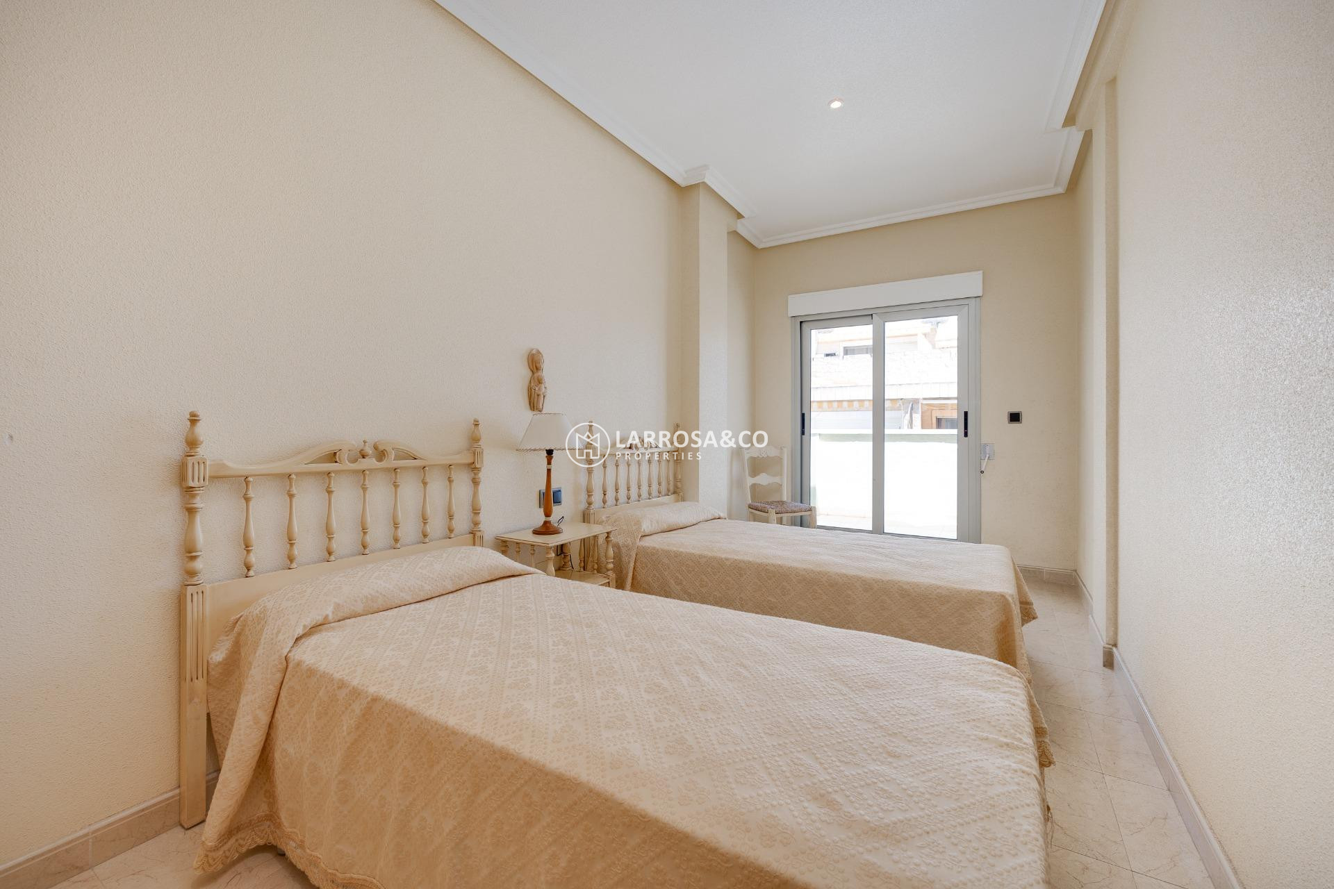 A Vendre - Apartment - Torrevieja - Paseo maritimo