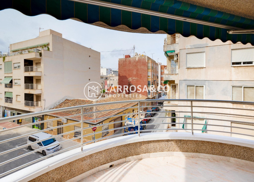 A Vendre - Apartment - Torrevieja - Paseo maritimo