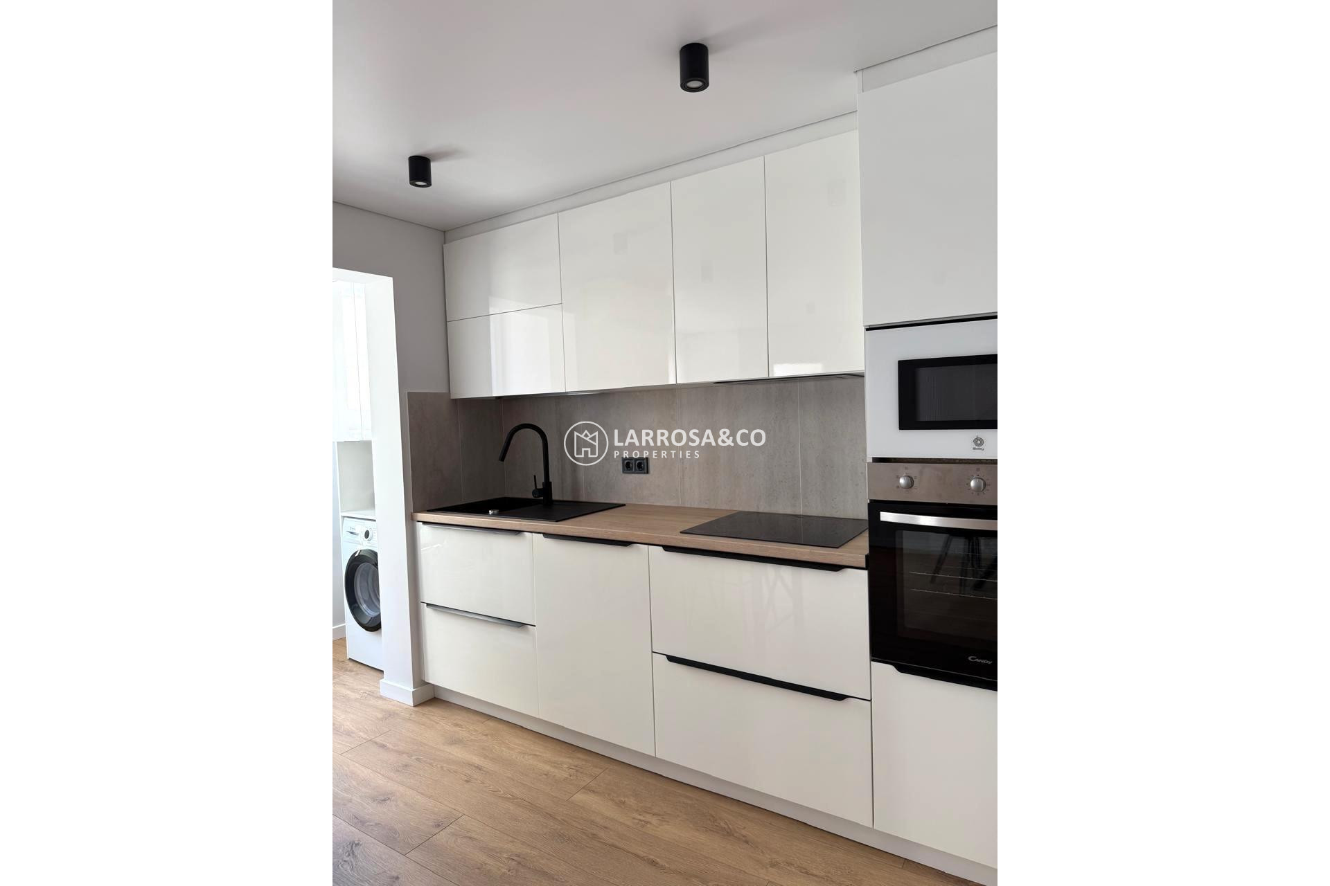 A Vendre - Apartment - Torrevieja - Paseo maritimo