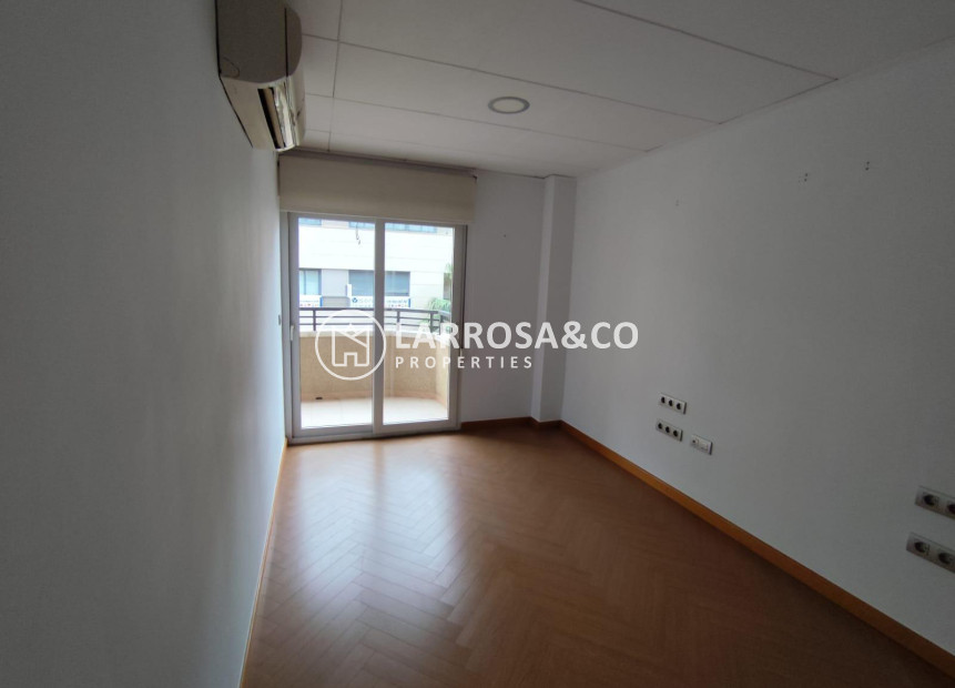 A Vendre - Apartment - Torrevieja - Puerto