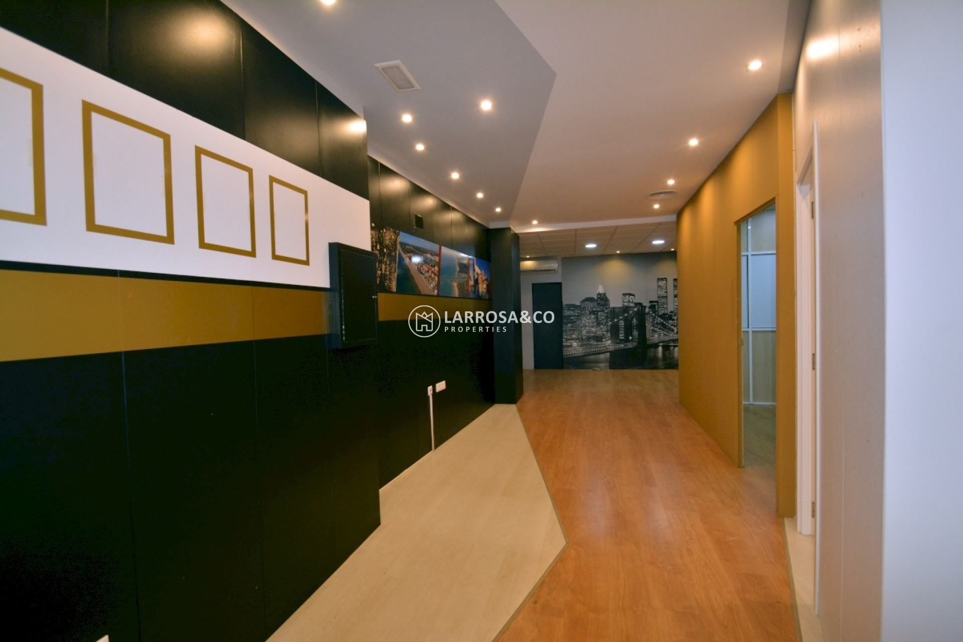 A Vendre - Commercial space - Guardamar del Segura