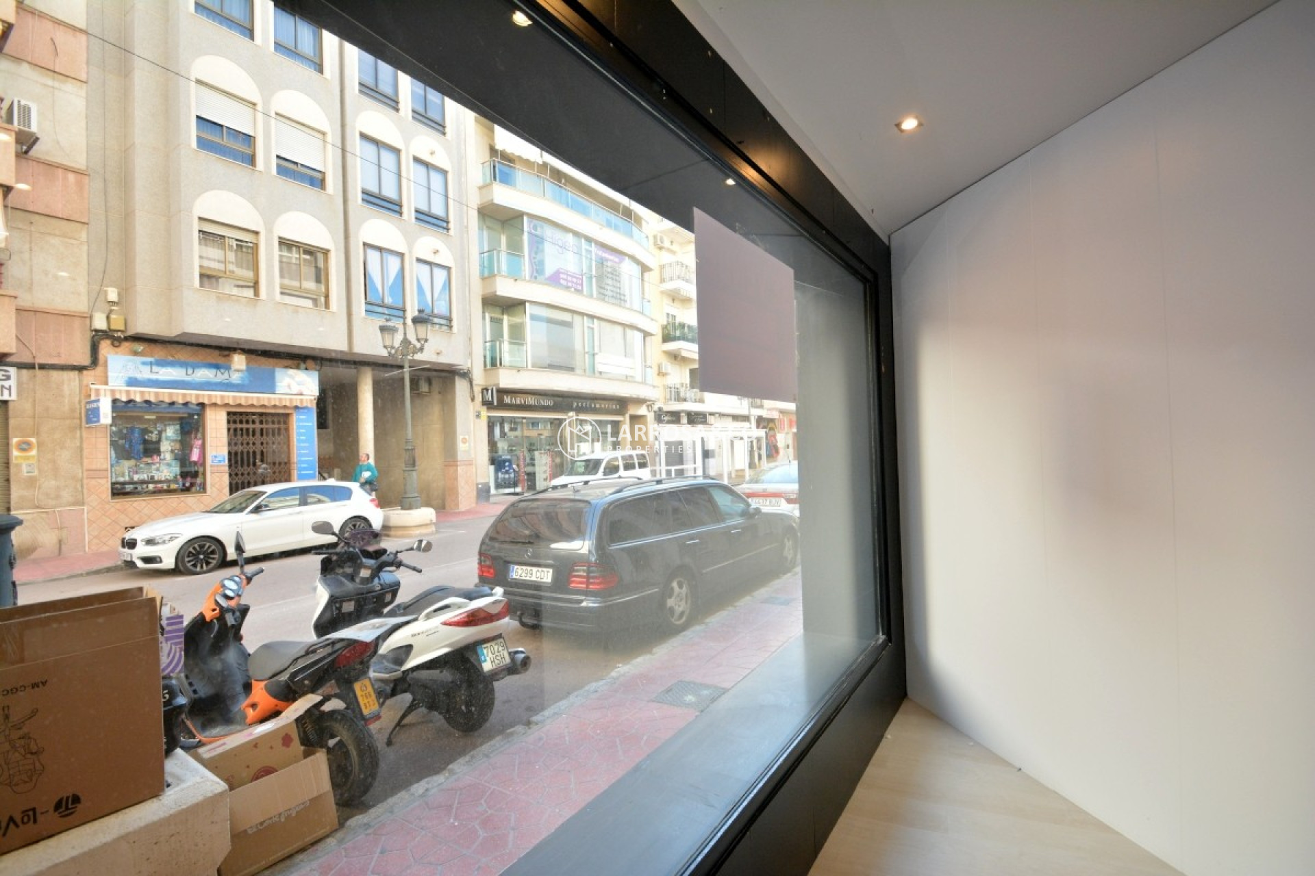 A Vendre - Commercial space - Guardamar del Segura