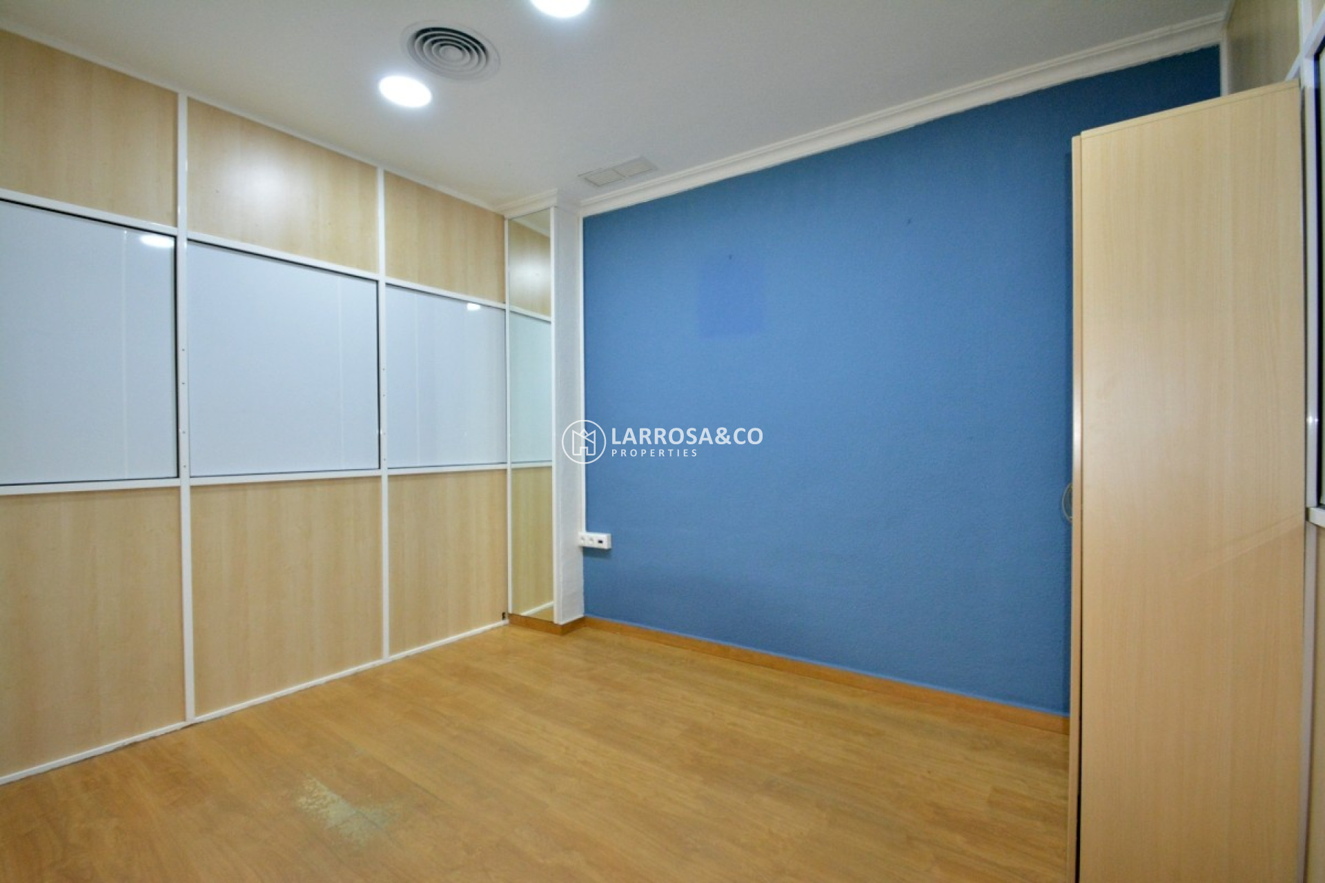 A Vendre - Commercial space - Guardamar del Segura