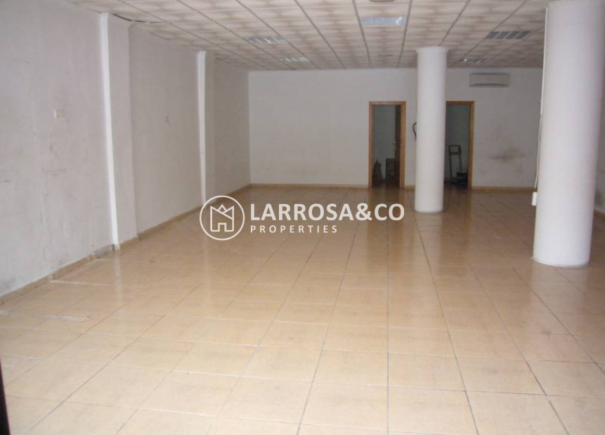 A Vendre - Commercial space - Torrevieja - Centro