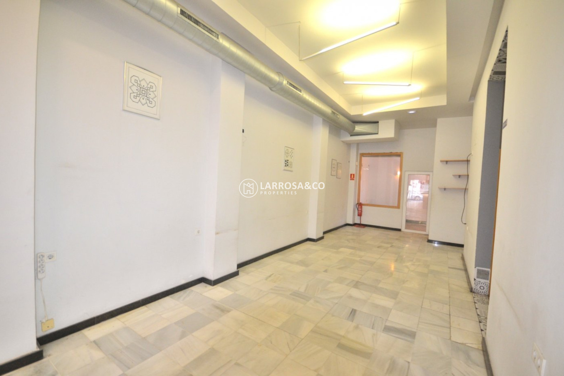 A Vendre - Commercial space - Torrevieja - Centro