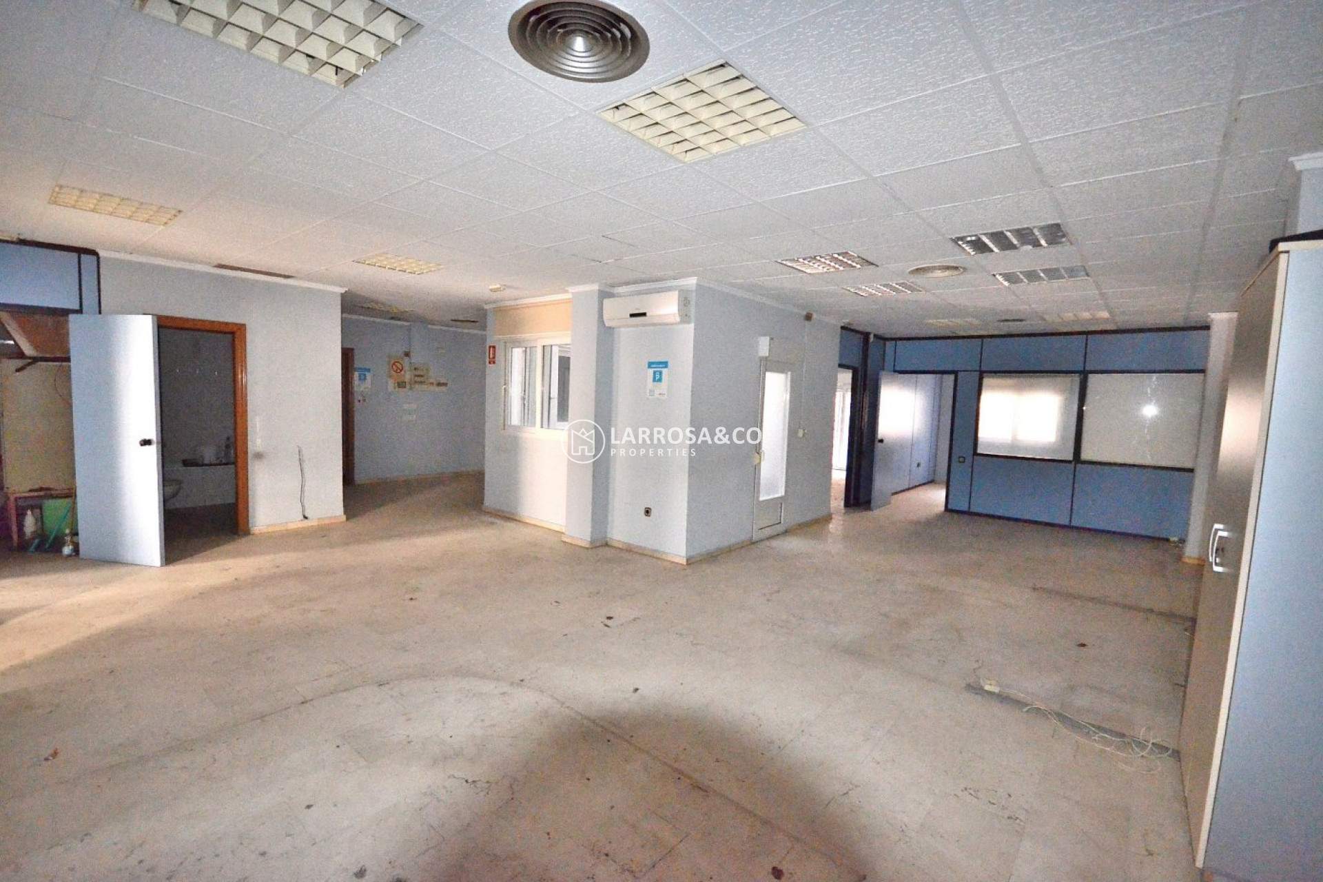 A Vendre - Commercial space - Torrevieja - Centro