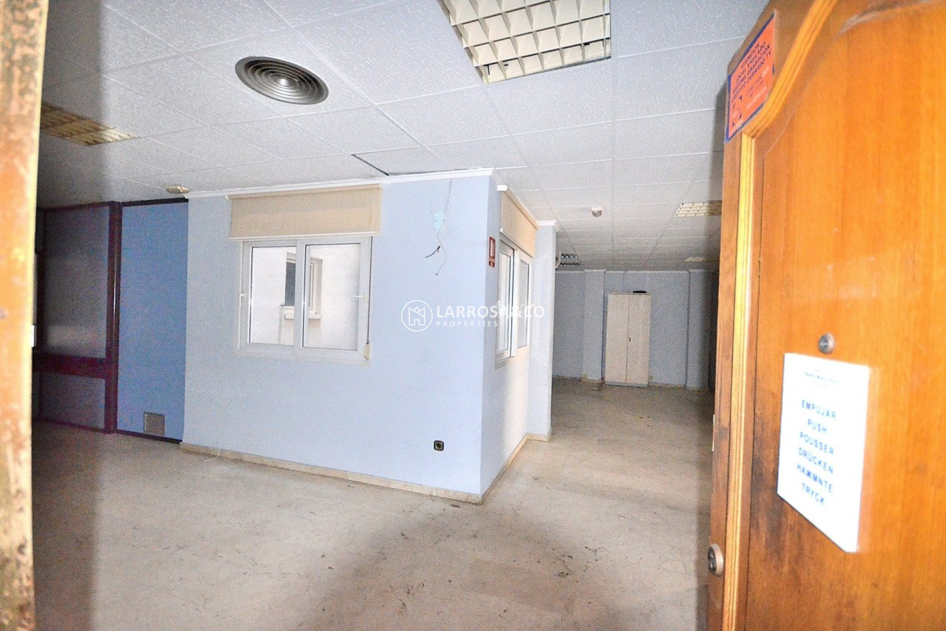 A Vendre - Commercial space - Torrevieja - Centro