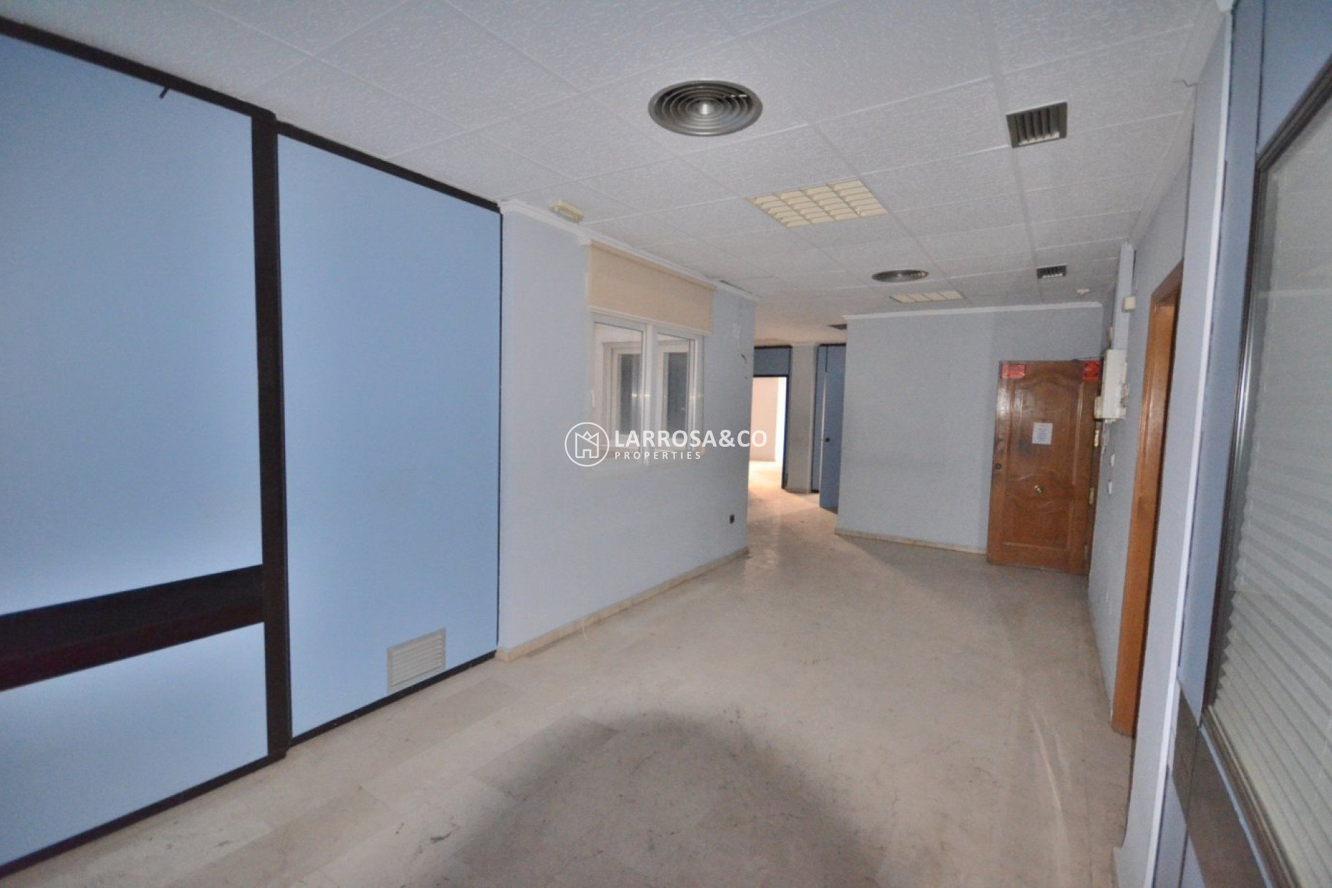 A Vendre - Commercial space - Torrevieja - Centro