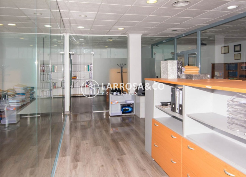 A Vendre - Commercial space - Torrevieja - Centro