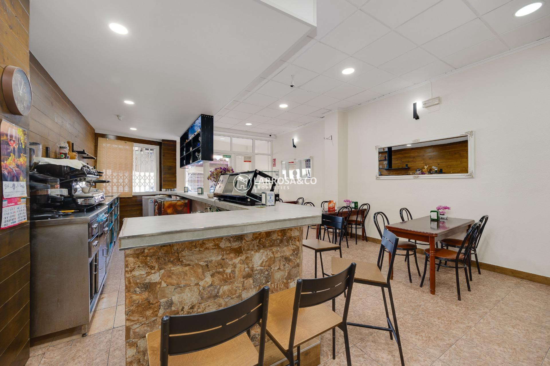 A Vendre - Commercial space - Torrevieja - Estacion de autobuses