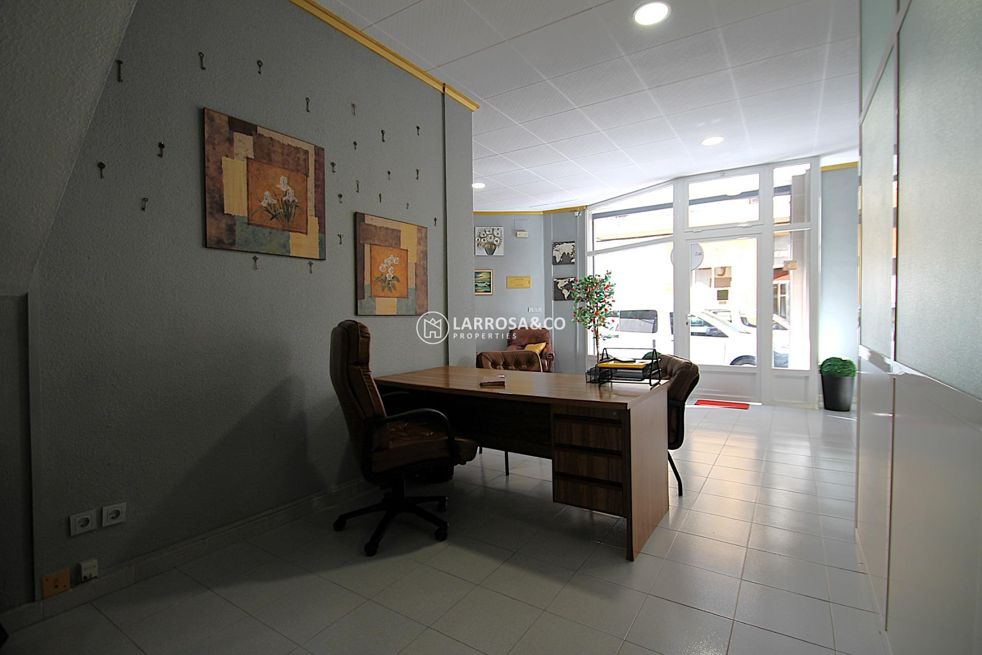 A Vendre - Commercial space - Torrevieja - Las Piscinas Naturales