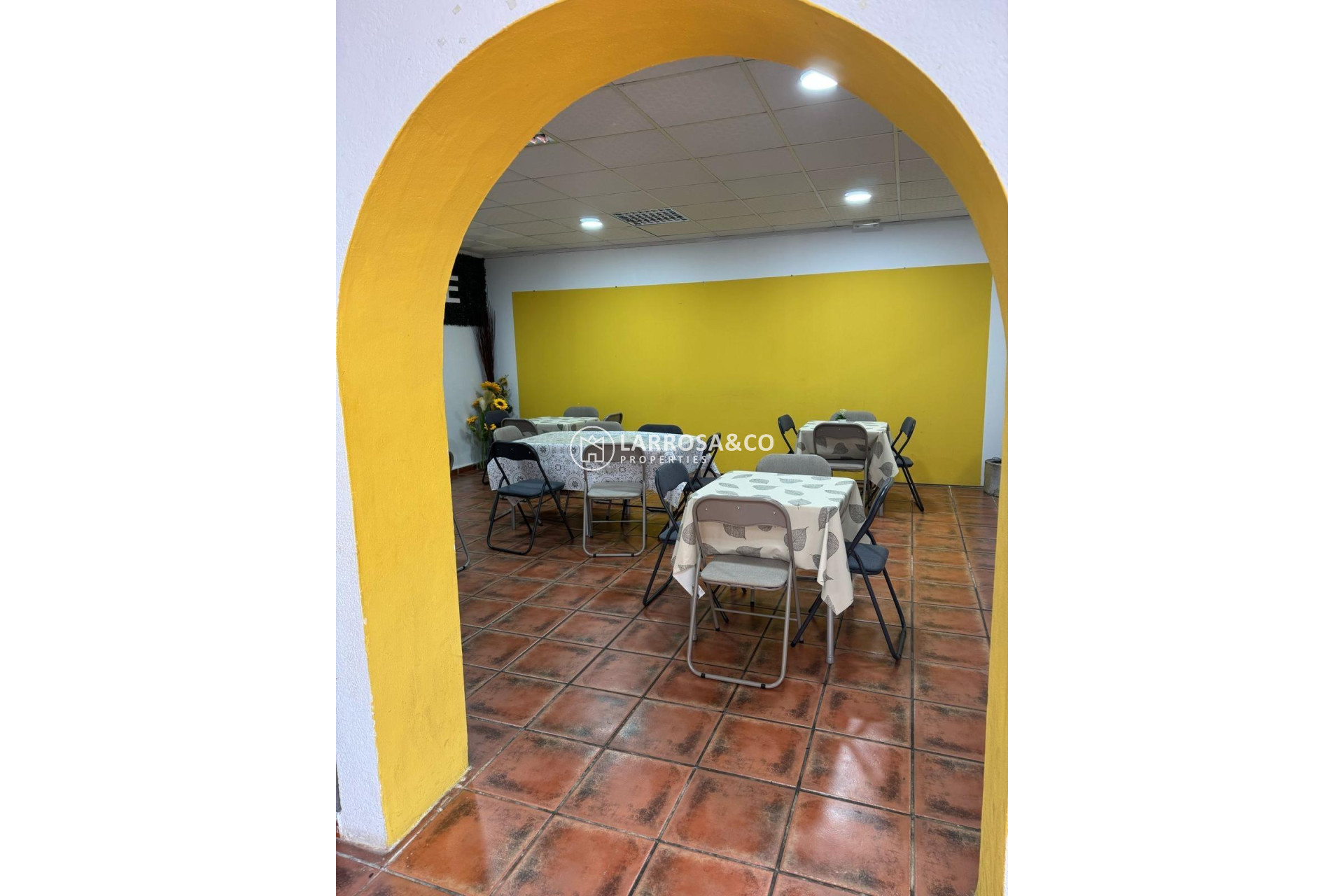 A Vendre - Commercial space - Torrevieja - Los Locos Beach