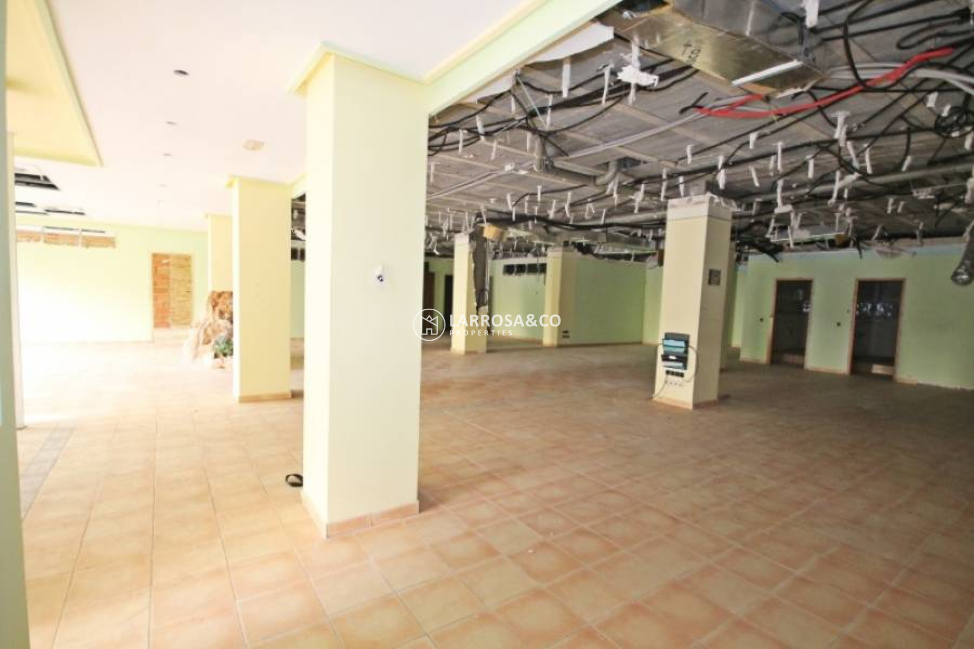 A Vendre - Commercial space - Torrevieja - Playa del cura