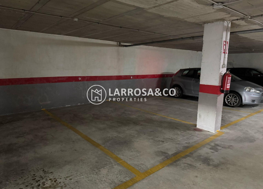A Vendre - Garage - Torrevieja - Centro