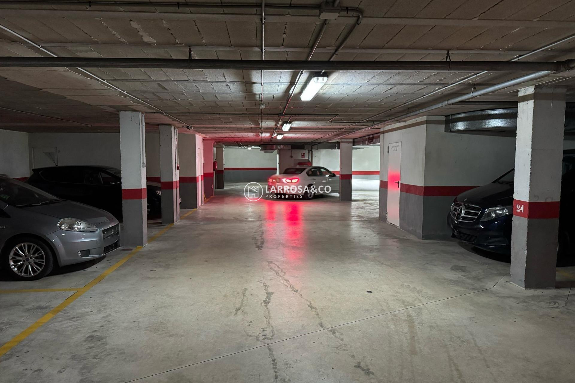 A Vendre - Garage - Torrevieja - Centro