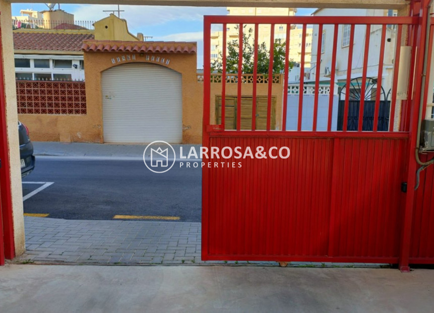 A Vendre - Garage - Torrevieja - Nueva Torrevieja