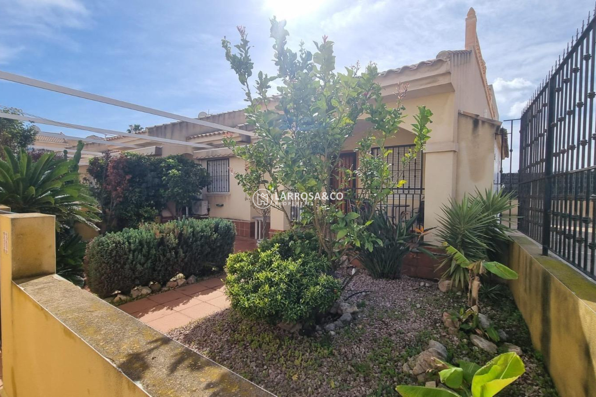 A Vendre - Semi-detached house - Guardamar del Segura - Urbanizaciones