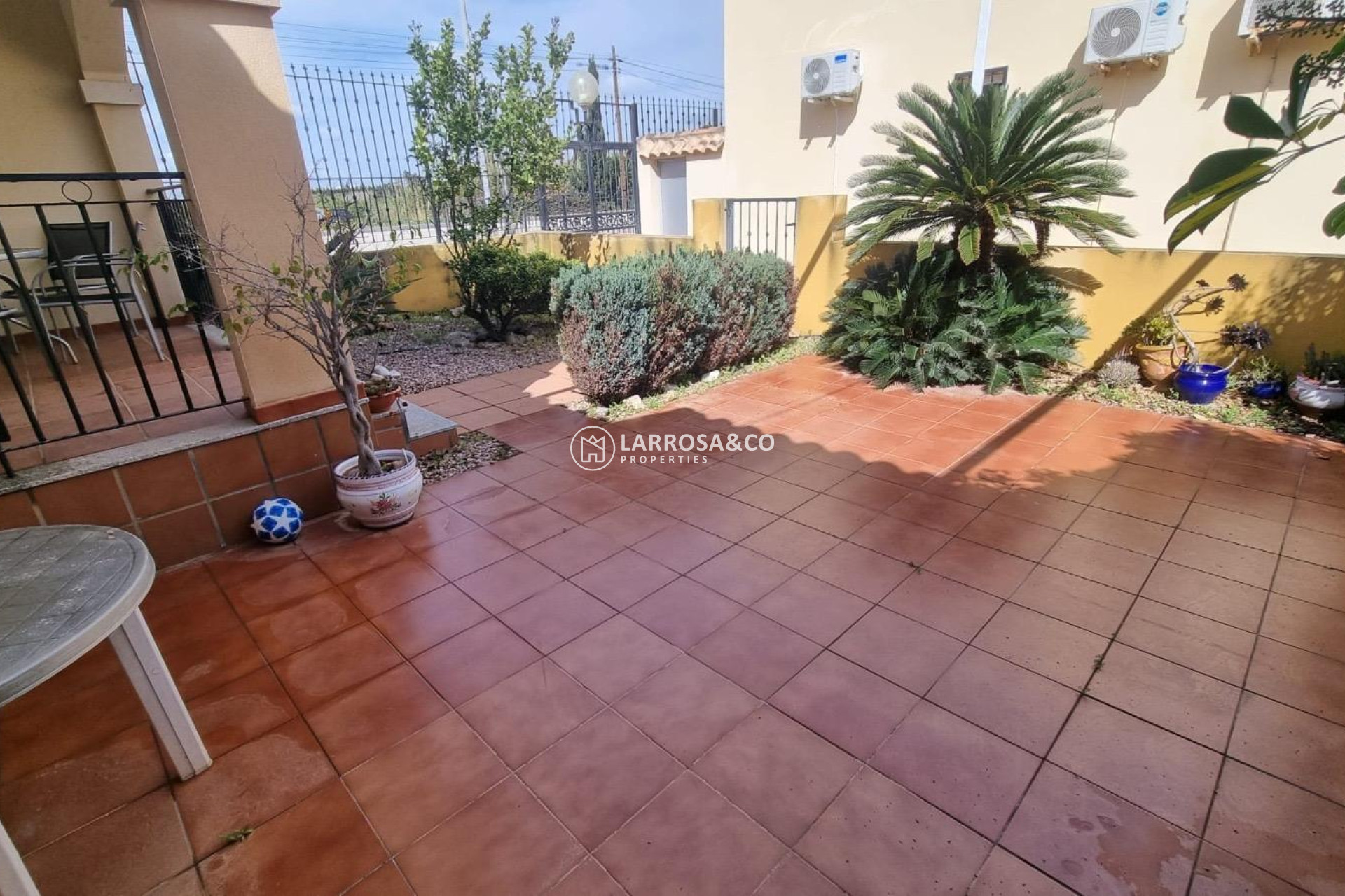 A Vendre - Semi-detached house - Guardamar del Segura - Urbanizaciones