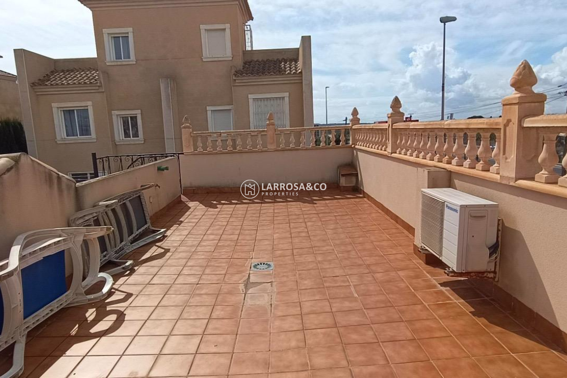 A Vendre - Semi-detached house - Guardamar del Segura - Urbanizaciones