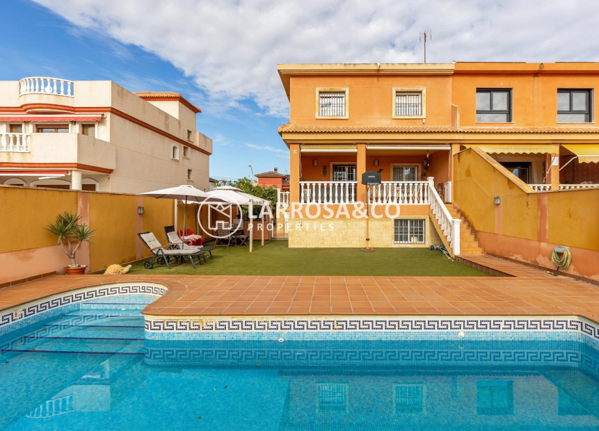 A Vendre - Semi-detached house - Torrevieja - Aguas Nuevas