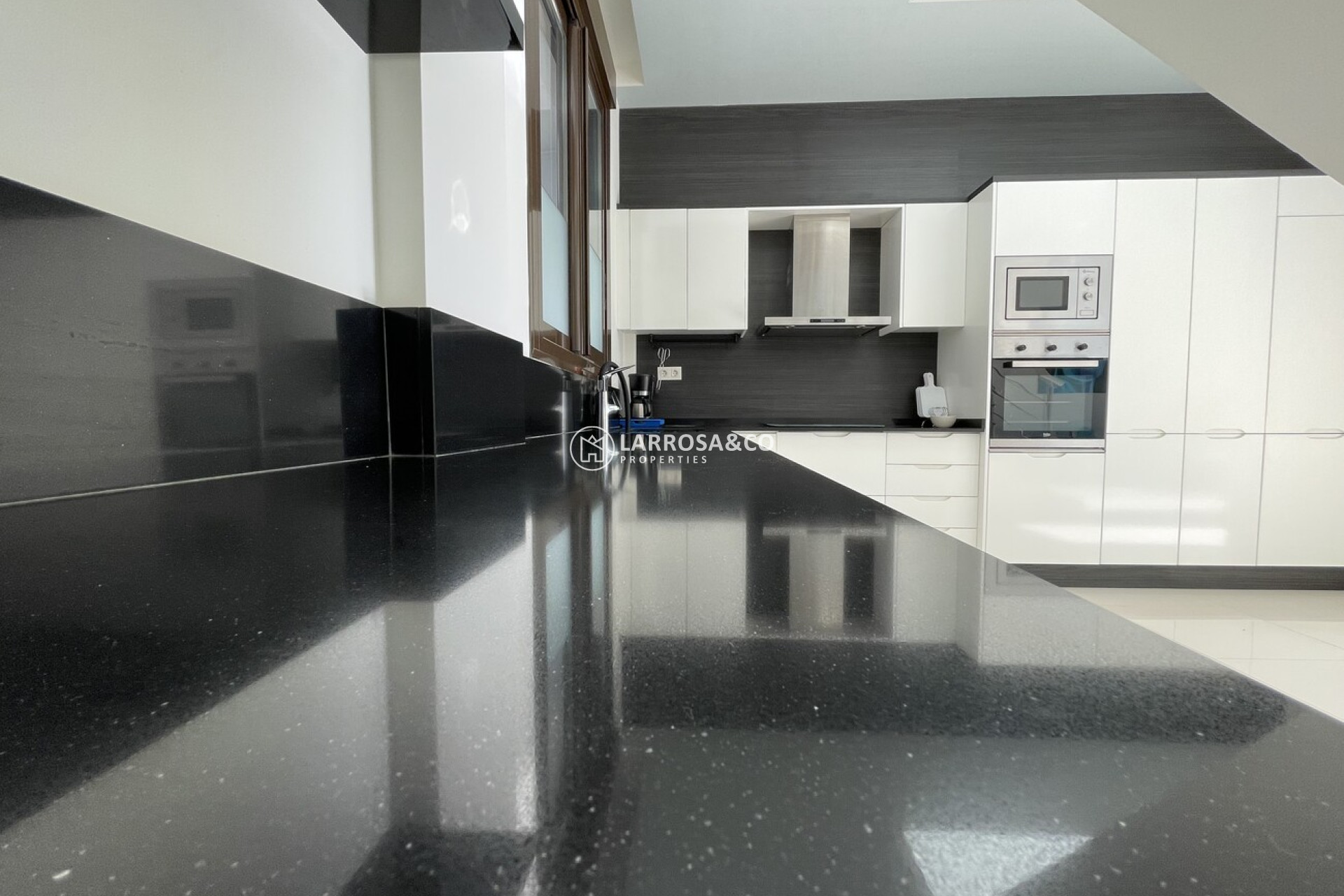 A Vendre - Semi-detached house - Villamartín - Villamartin