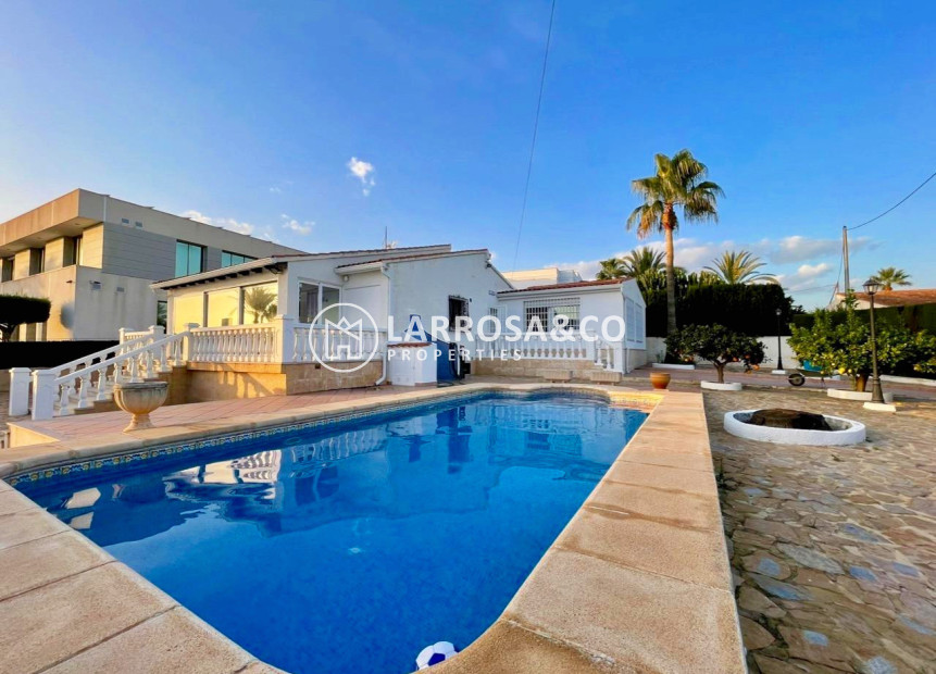 A Vendre - Villa - Benidorm - Urbanizaciones