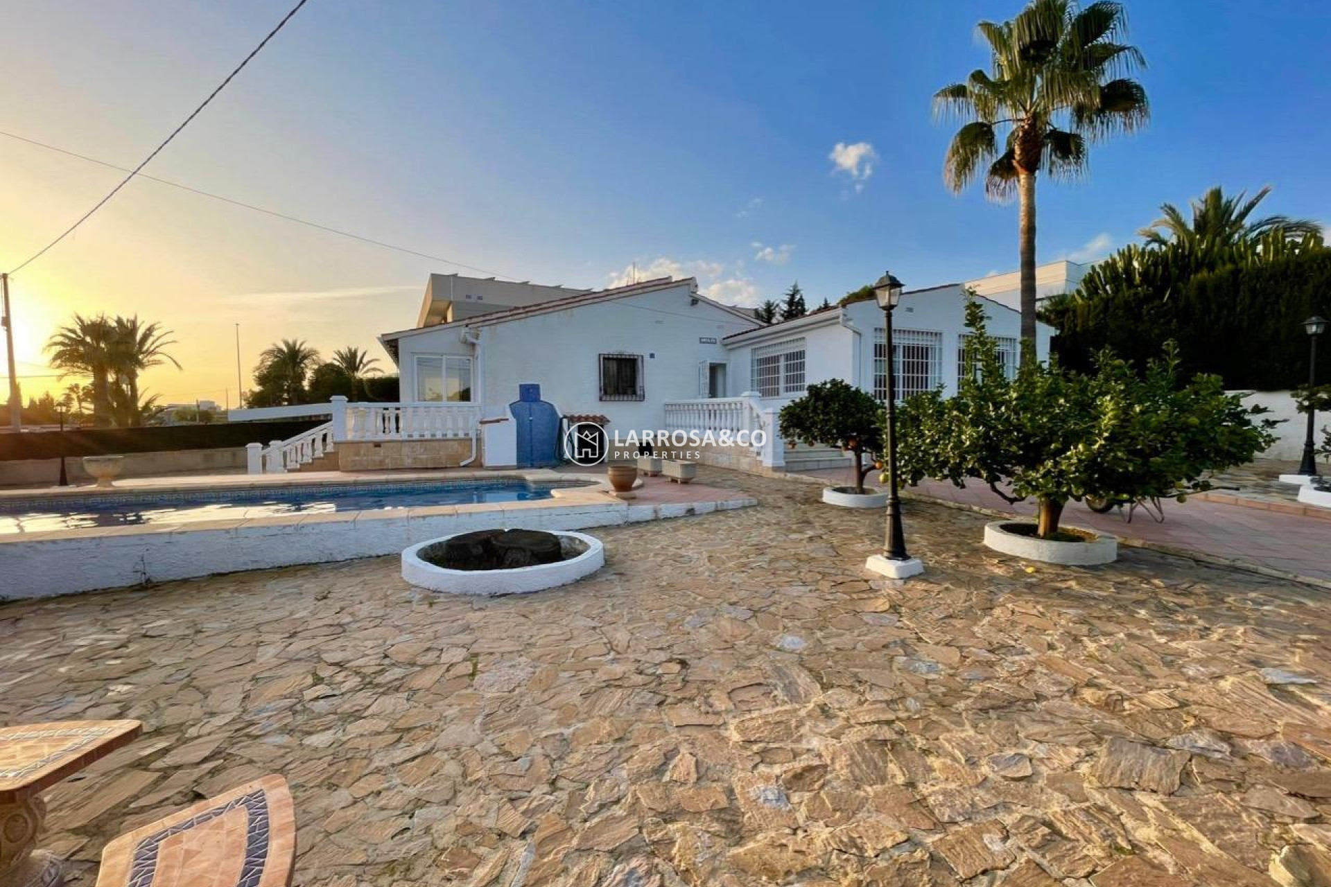 A Vendre - Villa - Benidorm - Urbanizaciones