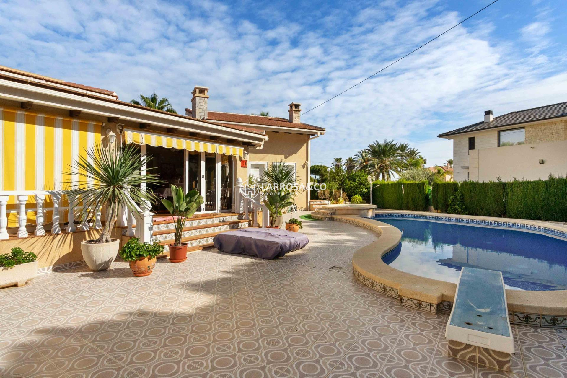 A Vendre - Villa - Cabo Roig - MUY CERCA DE LA PLAYA