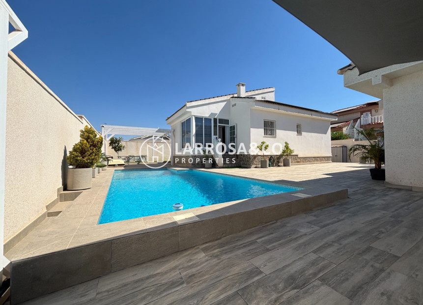 A Vendre - Villa - Ciudad Quesada - Lo pepin
