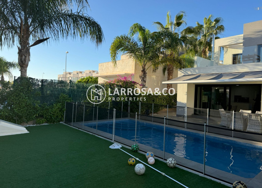 A Vendre - Villa - Ciudad Quesada