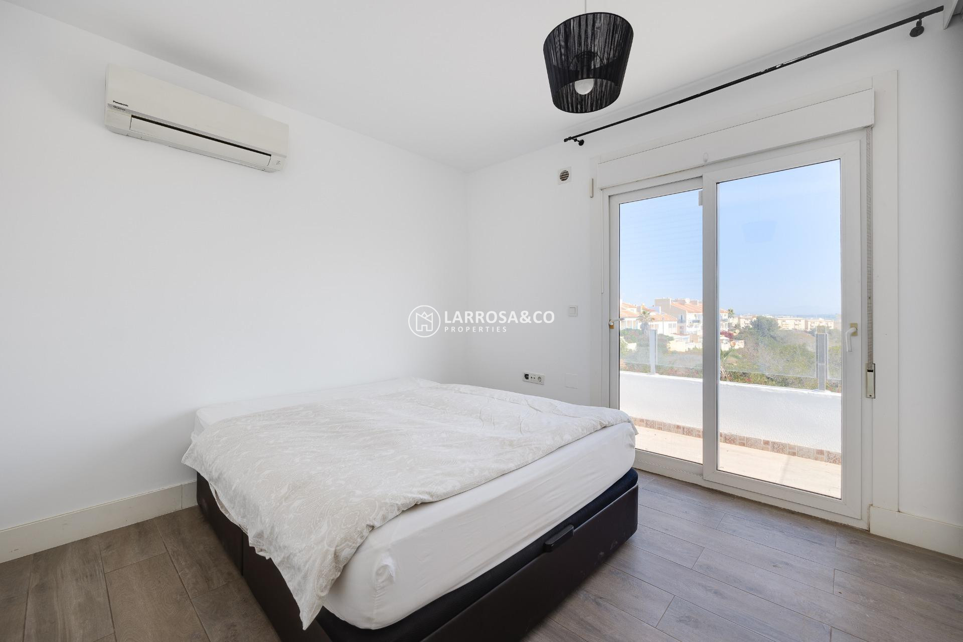 A Vendre - Villa - Torrevieja - Aguas Nuevas