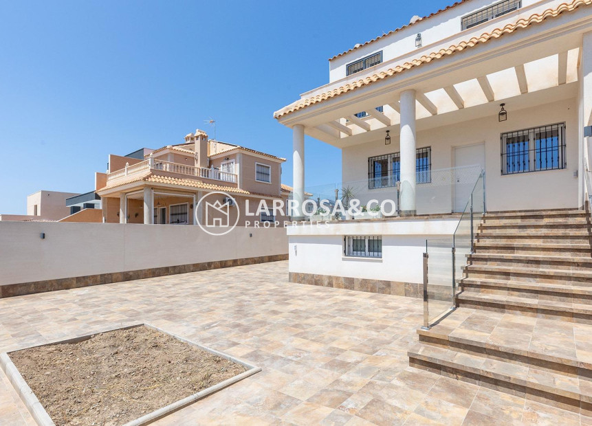 A Vendre - Villa - Torrevieja - Aguas Nuevas