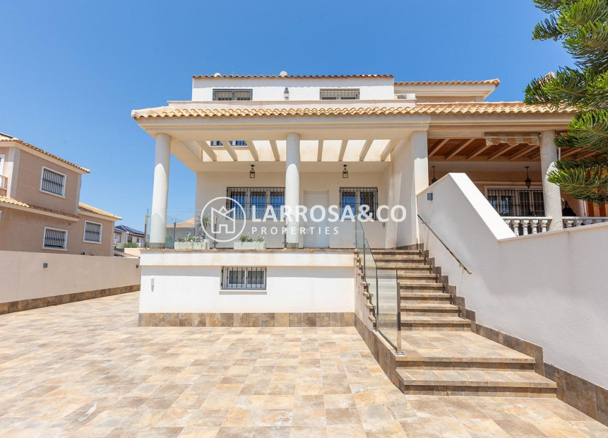 A Vendre - Villa - Torrevieja - Aguas Nuevas