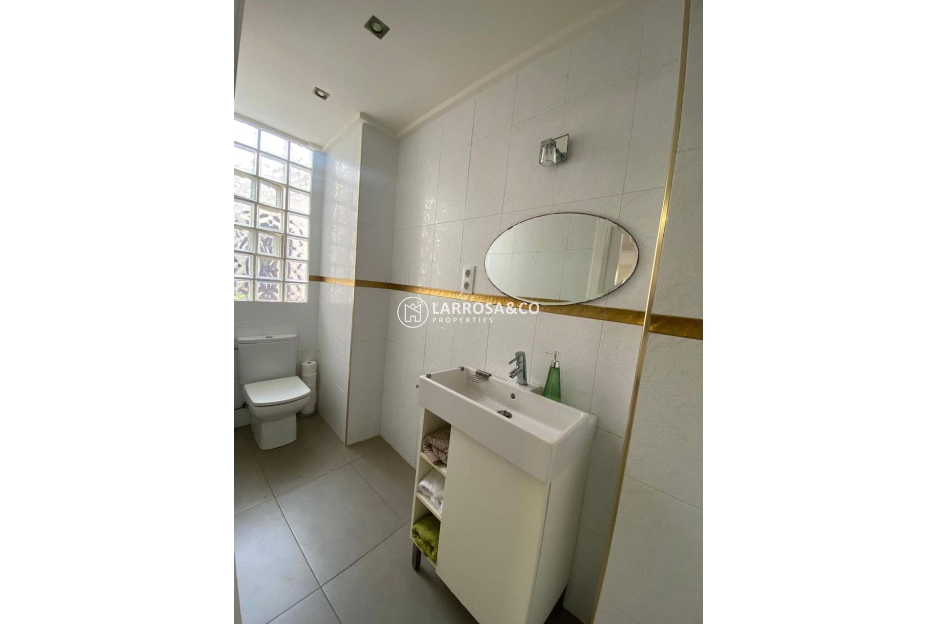 A Vendre - Villa - Torrevieja - Centro - Muelle Pesquero