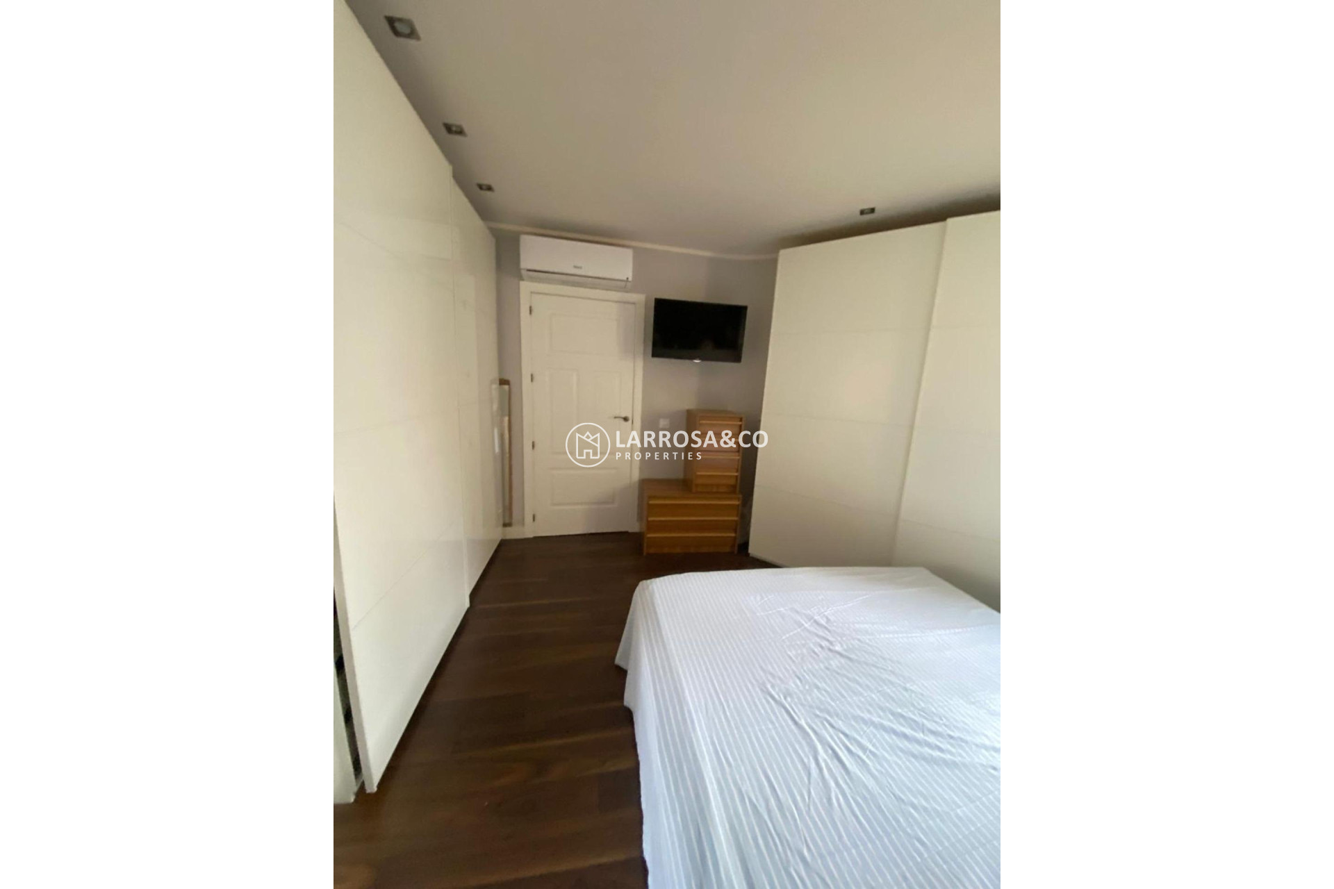 A Vendre - Villa - Torrevieja - Centro - Muelle Pesquero