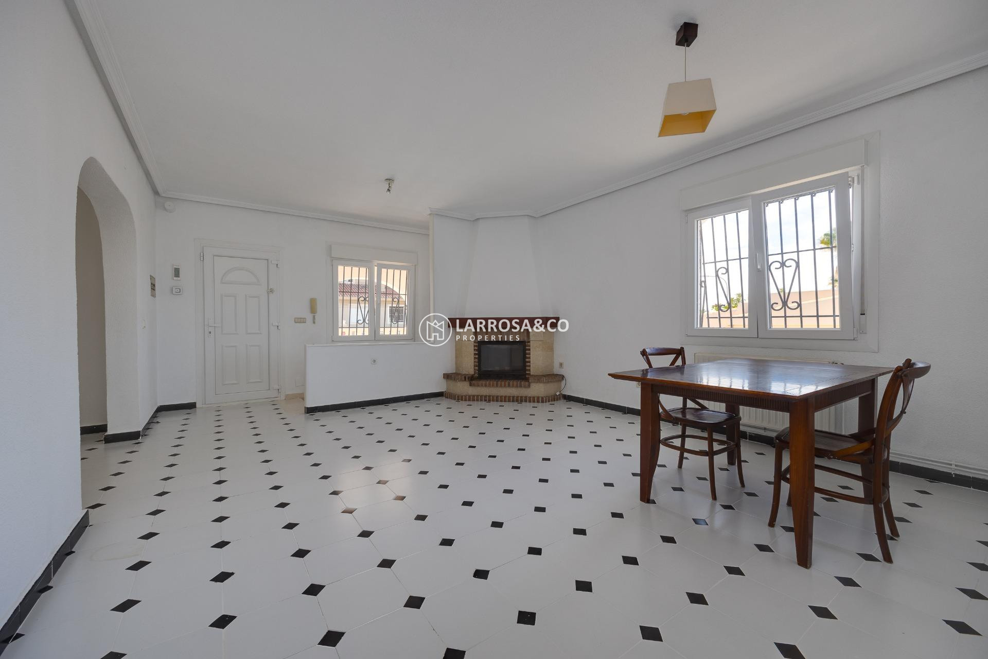 A Vendre - Villa - Torrevieja - La Siesta - El Salado - Torreta