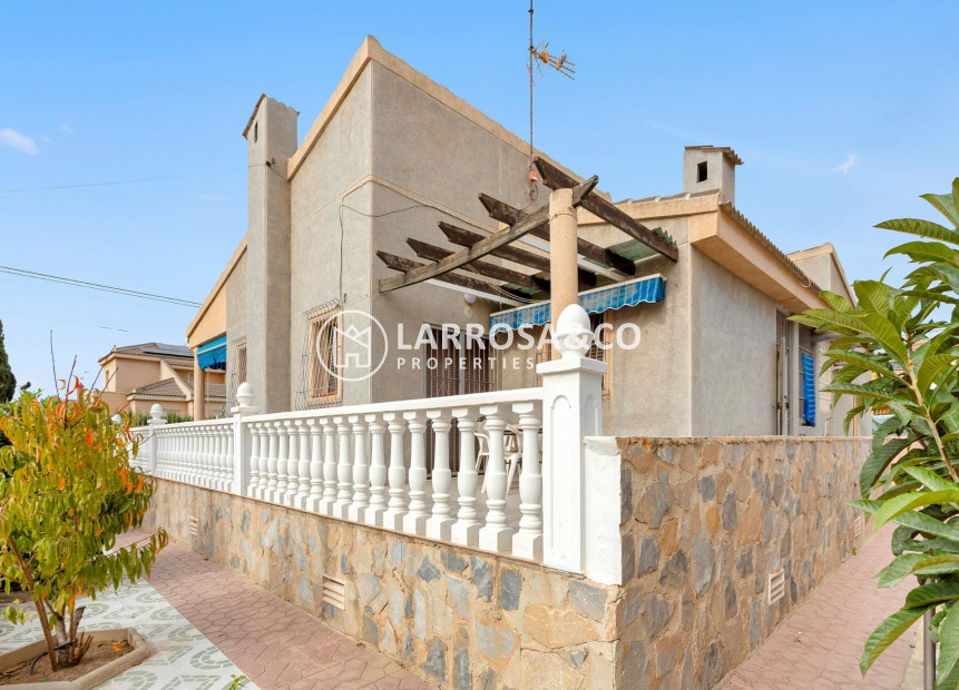 A Vendre - Villa - Torrevieja - Nueva Torrevieja