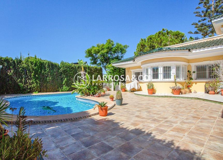 A Vendre - Villa - Torrevieja - Torreta florida