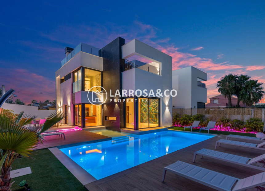 A Vendre - Villa - Torrevieja - Torreta florida