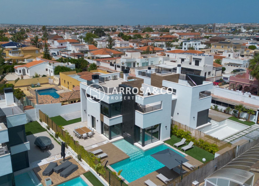 A Vendre - Villa - Torrevieja - Torreta florida