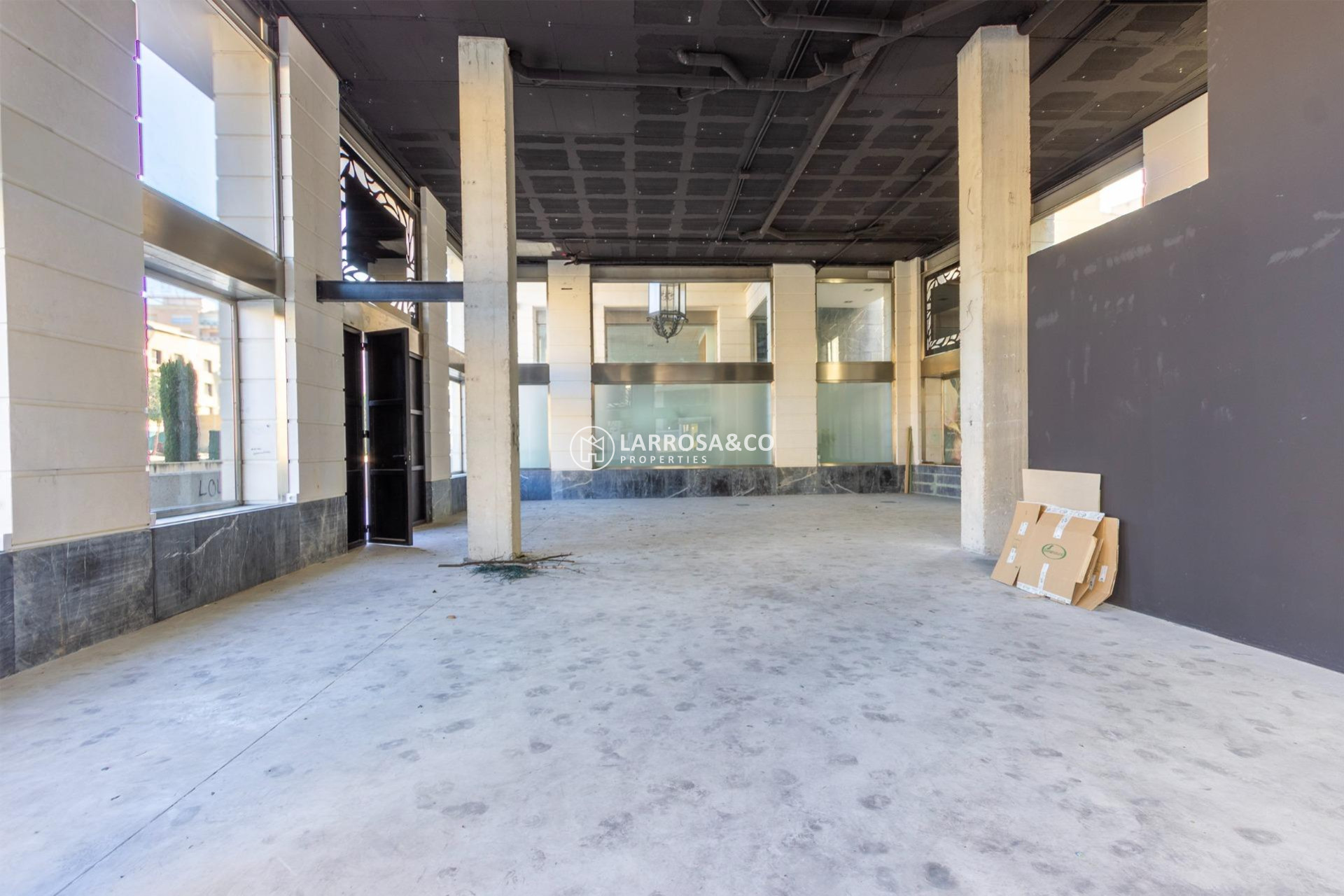 Alquiler larga estancia - Local - Orihuela - Zona Centro