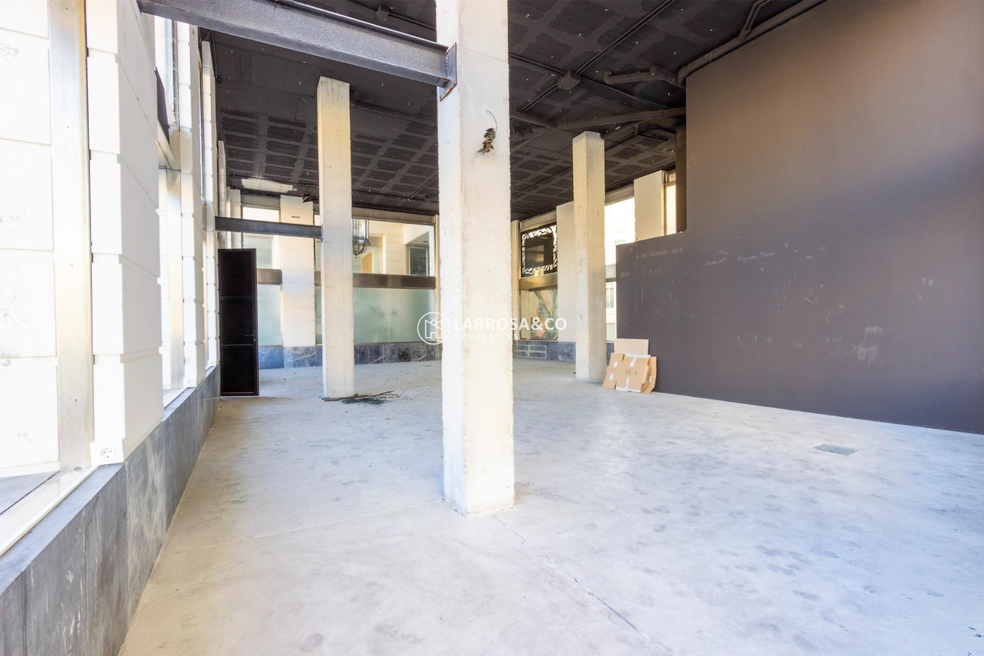 Alquiler larga estancia - Local - Orihuela - Zona Centro